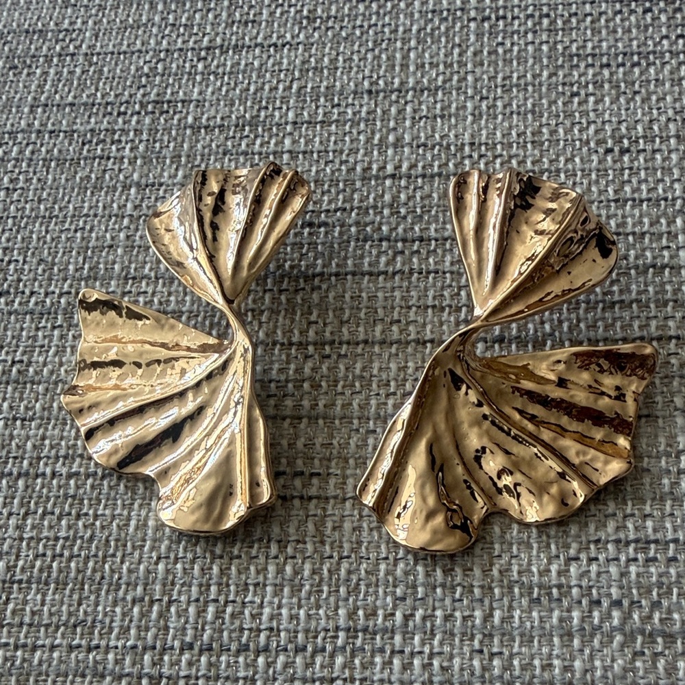 Elegant Gold Leaf Earrings